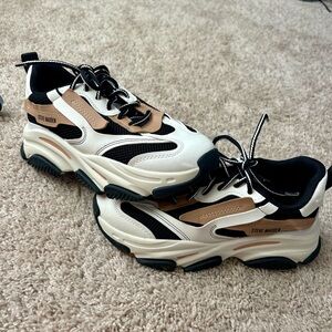 Steve Madden tennis shoes